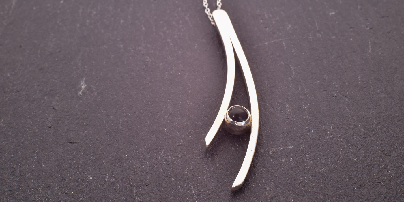 Anhänger Wishbone Balance der Tiefe Headerbild