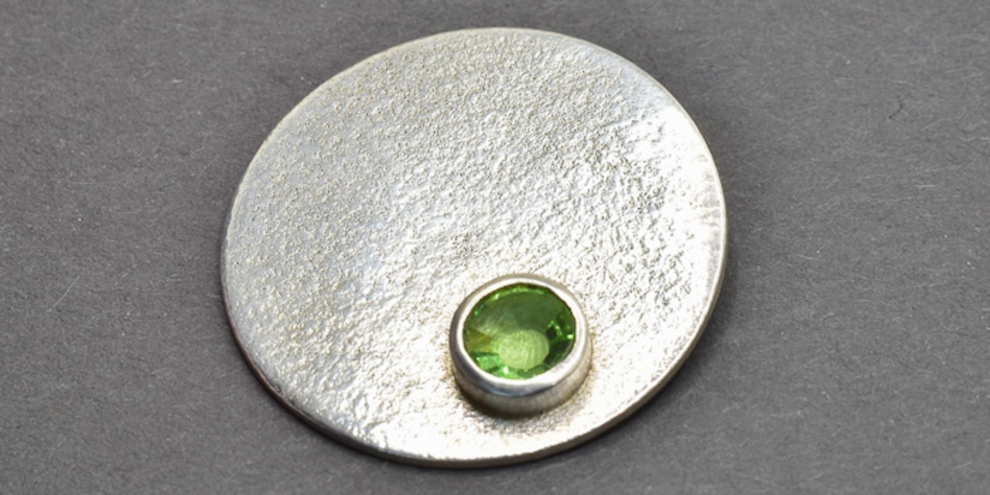 Anhänger Meerwind und Sonnenfunkeln – handgefertigter Anhänger aus Silber mit Edelstein