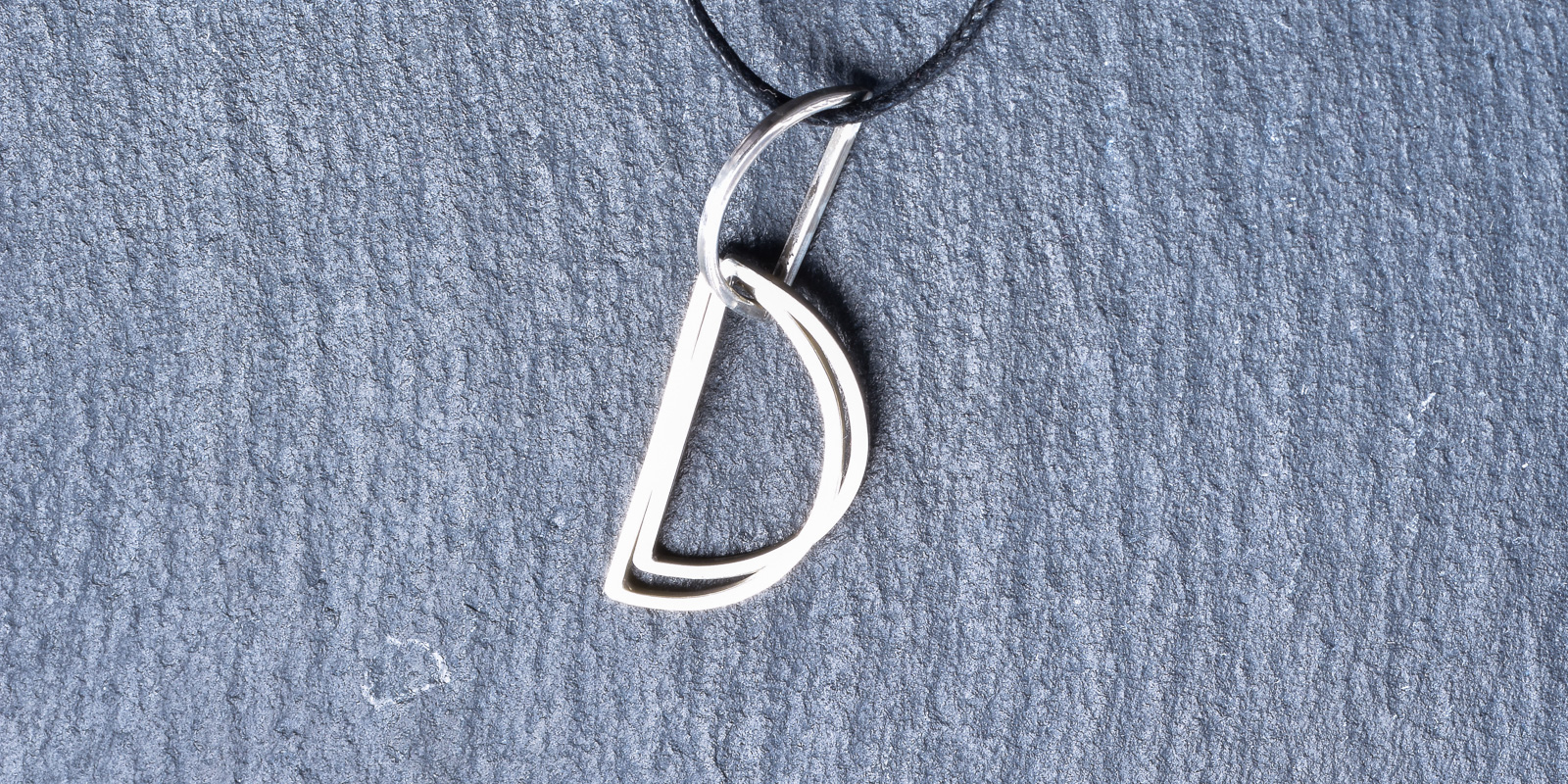 Anhänger Dreiklang der Linien Header