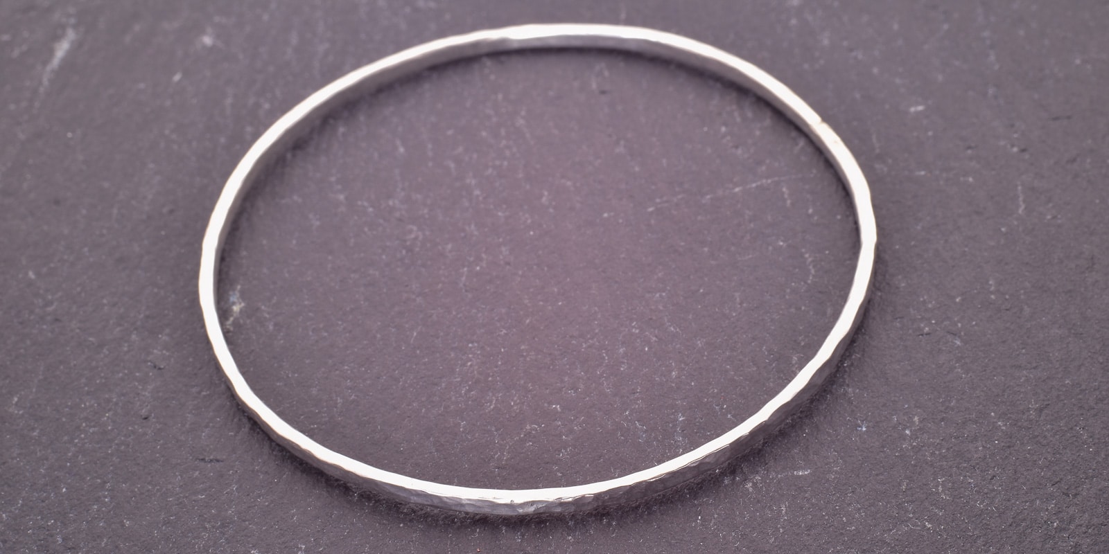 Armreif Linie des Lichts Header