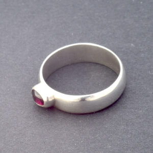 Ring „Innere Glut“ mit Granat
